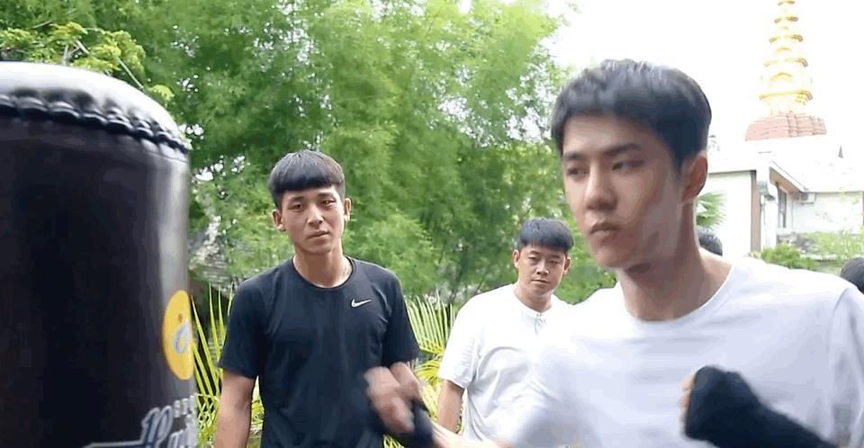 王一博|王一博铿锵有力的演唱《渴望光荣》,反而越发让人期待的竟然是它