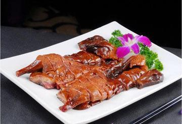 美食推荐:宫廷酱香鸭、五彩酿小肚、婺源菜干基围虾制作方法