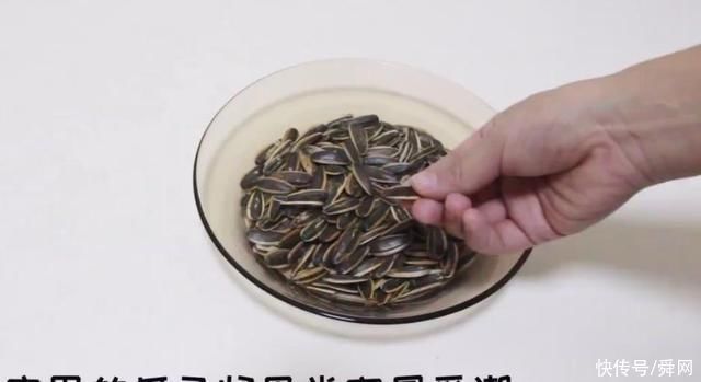 饼干|瓜子、饼干受潮变得软塌塌，口感变差怎么办别扔，一招让它秒变脆