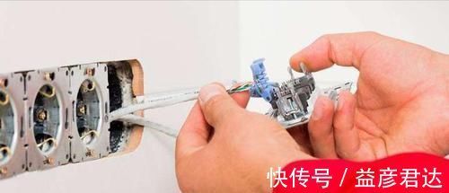 工人|家里这几处地方万万要装上插座，工人要是没装，赶紧让他重装