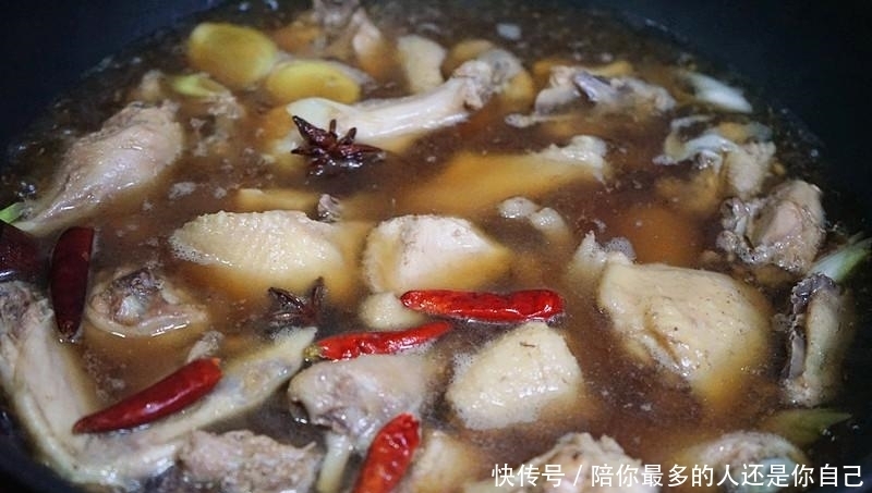 一道菜撑起一家店,鲜味十足,香味扑鼻,辛辣回味,灵魂是配菜
