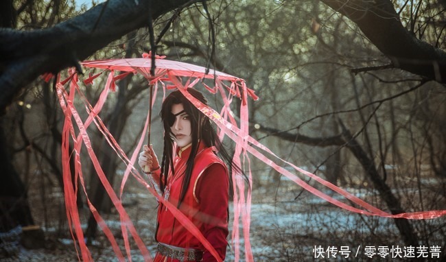 天官赐福Cos这个花城婚服绝了！网友是羡慕不来的身高和颜值