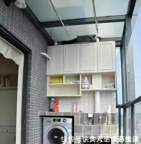 阳台|老婆在阳台腾出一平米,做了个砖砌洗衣房,实用又美观