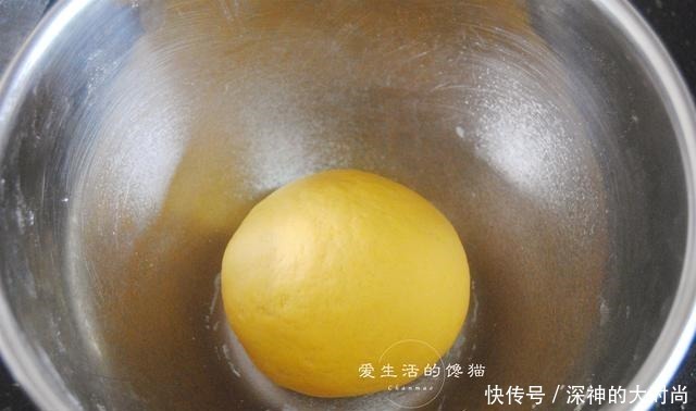 做包子不要只会加酵母,多加一勺它,包子又软又胖,冷了也不硬