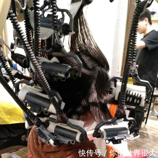 卷度 烫发一个月后头发就直了,烫发能保持多久了解这三点烫发不迷路!