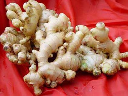 生姜|23岁小伙子患癌症，医生经常吃此物，对身体危害很大