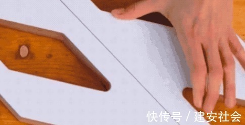 拼图|德国发明拼图折叠楼梯，能像纸一样贴在墙上