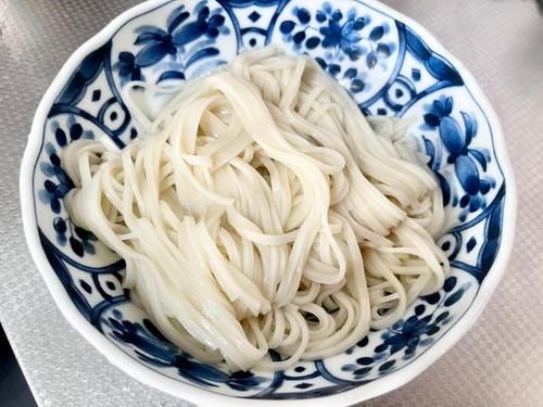 西红柿|酷暑难耐没食欲，我家经常吃这面条，酸爽开胃，蛋香十足汤汁浓郁