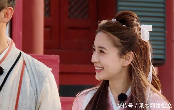 出镜 《奔跑吧兄弟》所有嘉宾都浓妆出镜,只有他一人素颜,太过自信了