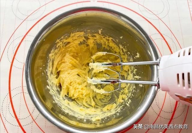 奶粉|一款超好吃的夹心饼干，清新柠檬乳酪酱加奶香十足曲奇饼干