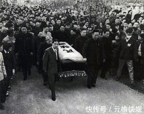 鲁迅!1936年鲁迅深夜暴毙,留下7条遗嘱,告诫子孙不得从事2个工作