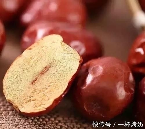 红润|红枣和它一起泡, 每天一杯, 7天身体内湿气消, 脸色更红润!