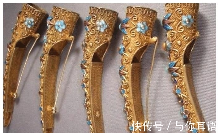 装饰|清朝嫔妃手上长指甲套,除了装饰还有啥用?主要是为了让皇帝方便