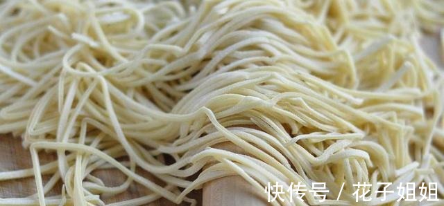 做法|手擀面一煮就断原来是这两步出错了,教你正确做法,劲道爽滑!