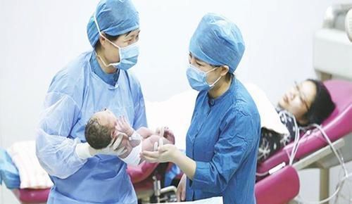 医生|“医生的嘴,骗人的鬼”,为了哄你顺利生娃,医生撒的慌太多了