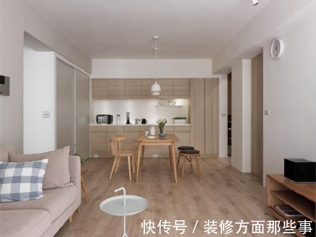 宜家|85平宜家风二居室，电视背景墙没有多余的造型，显得空间很大