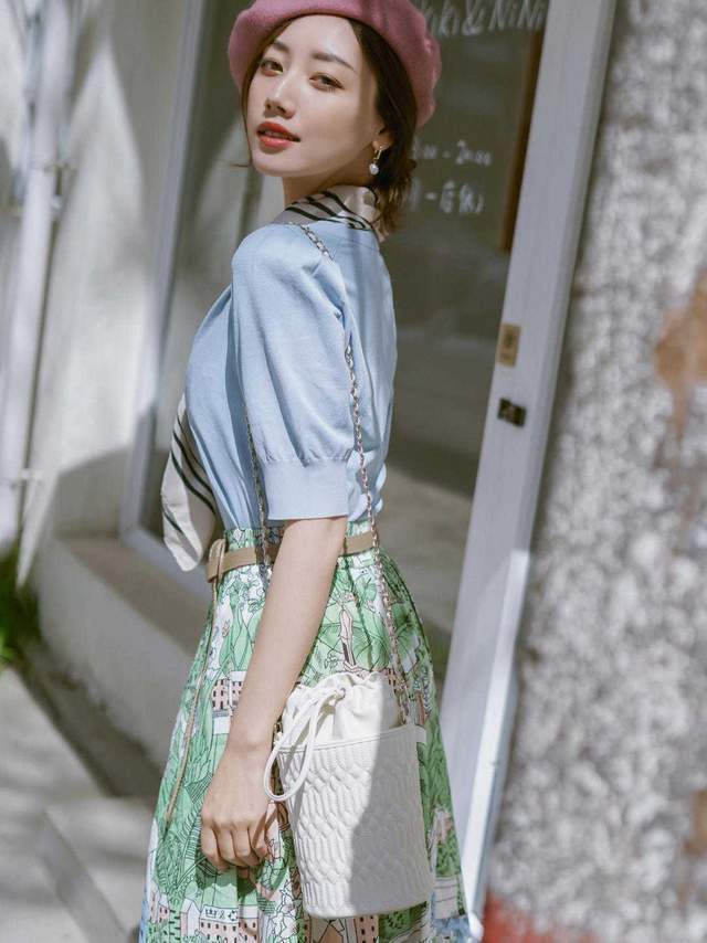 半身裙|秋季,针织衫怎么穿才高级?搭配半身裙或牛仔裤优雅洋气,超好看