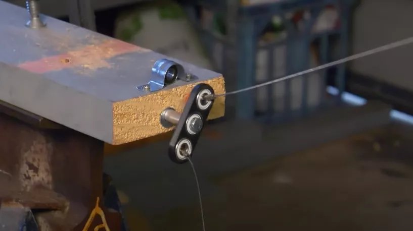 阿列克萨|为了验证商场测体温是不是形式,油管博主把脑门捂到48度