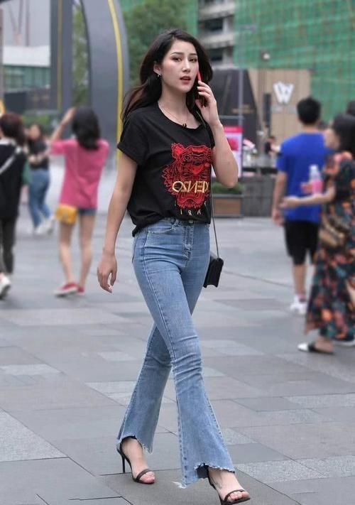 打底裤穿出高级甜美感，低调又不失个性，优雅而时髦