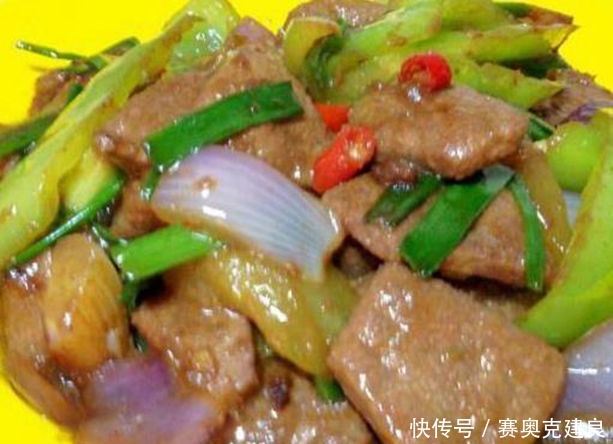 美食看看:洋葱炒猪肝,小炒牛肉,香干炒香芹,酸辣土豆丝的做法