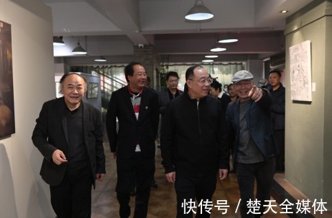 武汉商学院@看画展,学党史——庆祝建党一百周年主题美术作品展在武汉商院成功举办