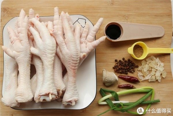 懒人最爱的吮指鸡爪，秘制配方零失败，过年多做点太受欢迎啦