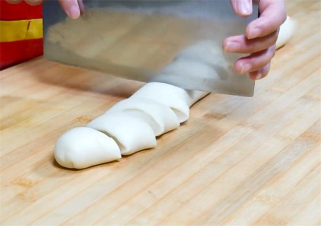 烤箱|这饼我家一周做三次,酥得掉渣,咬一口满嘴香,比蛋黄酥还好吃