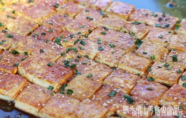 小吃|夜市小吃最“靓”的仔,成本1元,售价10元,每晚能卖几百份!