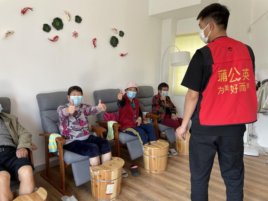 服务站|家门口享受保健服务！金峰社区打造医养结合长者服务圈