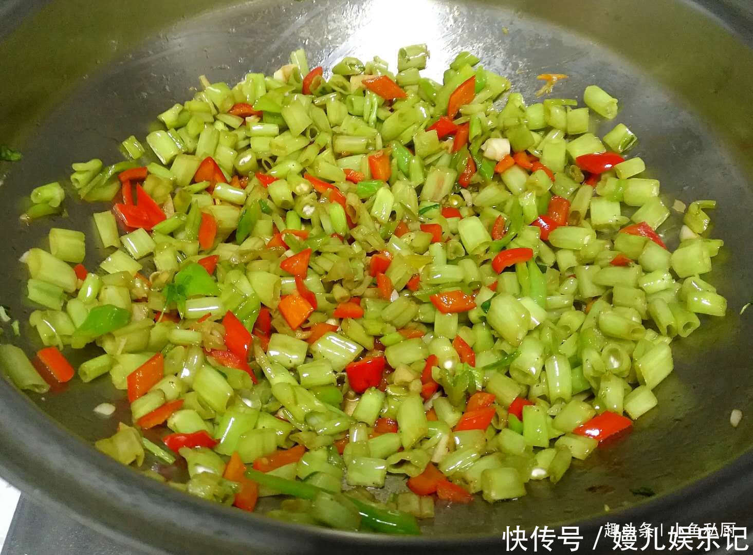 晚餐|一家三口的晚餐,3菜1主食,荤素搭配,粗细粮混搭,营养又美味