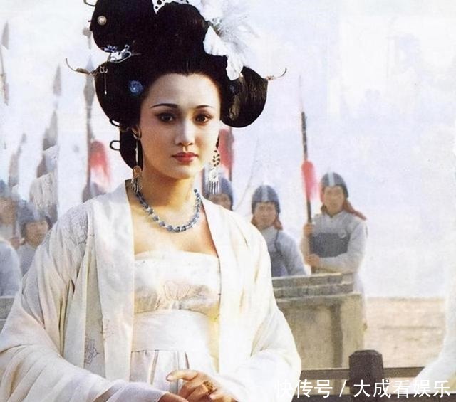 牡丹花|“人间牡丹花”林芳兵增肥50斤,神还原140斤丰腴美杨贵妃