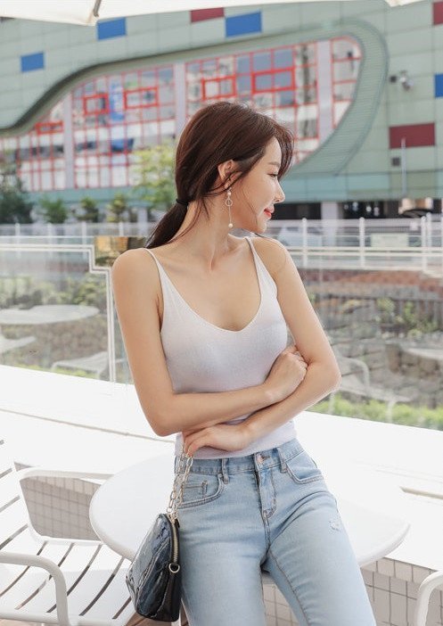 牛仔裤|轻奢写真,背心牛仔裤,既清爽又迷人!