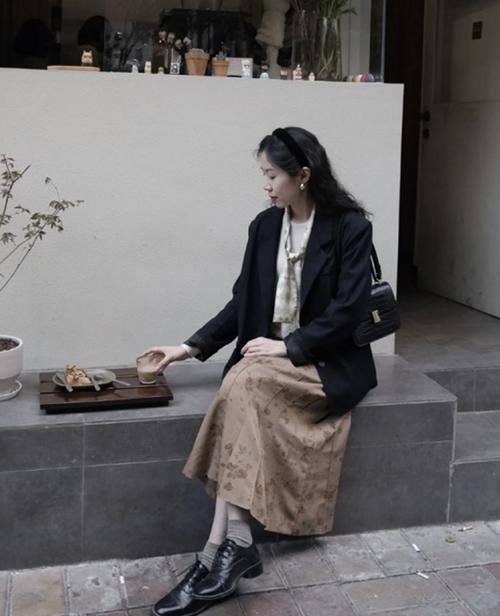 春季外套不用多，有这3款就够了，搭出多种风格