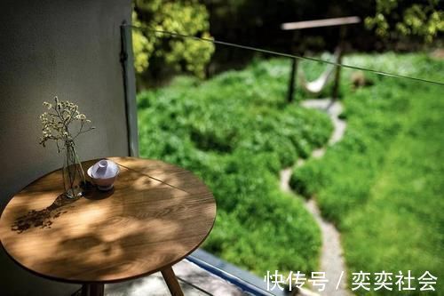 草木|他归隐山林,租了栋800㎡废弃三合院,改造后,却让网友羡慕不已