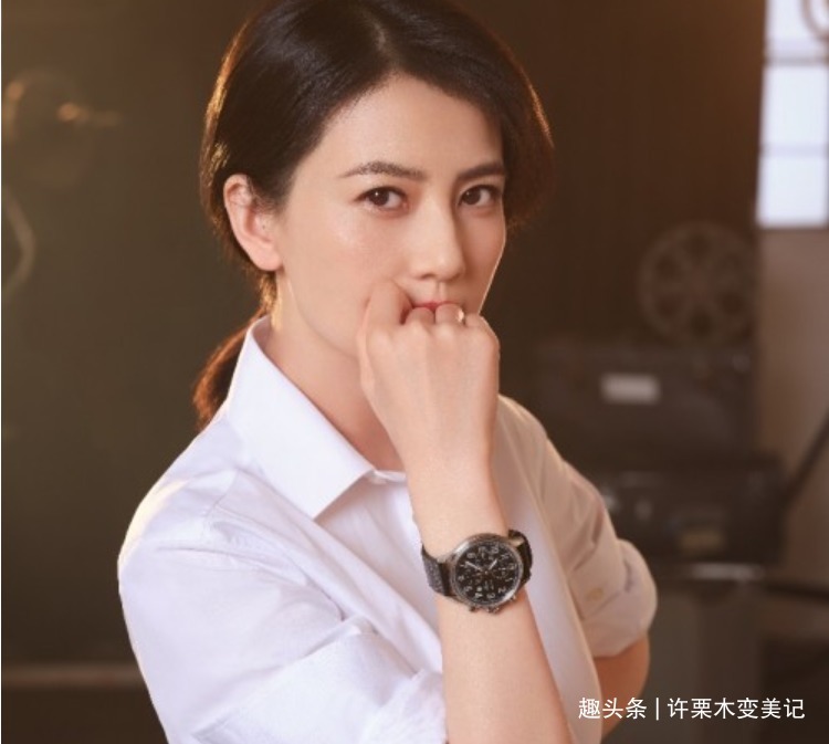 镯子 女人戴“手镯”还是“手表”好看三个理由告诉你,戴错很尴尬!