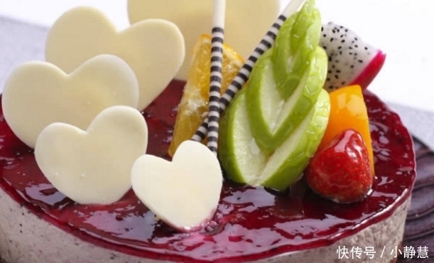 膨化食品|睡前别碰4大“长肉”零食,衣服尺码越买越大,模特不会吃