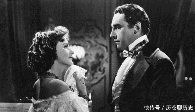 从《茶花女》和《杜十娘》的悲惨遭遇,浅析中西文化的异同