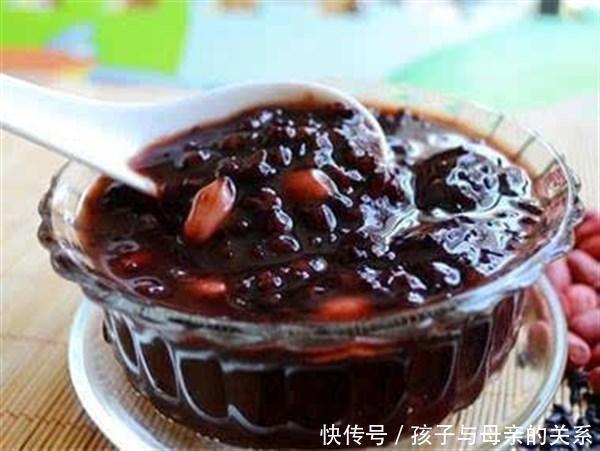 黑发|核桃和它一起煮,失眠好了,肾也好了,无论男女常食,白发变黑发