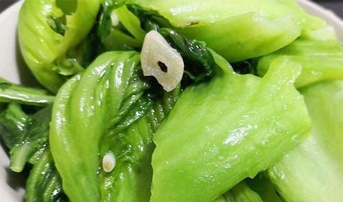 芥菜|女性40岁后多吃“燃脂菜”,每天吃一盘,瘦脸瘦腿瘦成“小腰精”