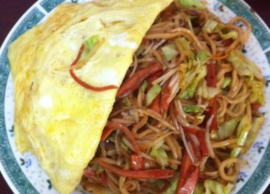 家常炒面时,面条煮熟过凉是错的这才是正确方法,面条根根分明