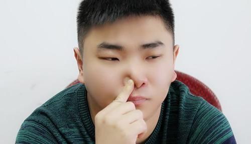 身体|鼻毛变白,暗示着什么为何说年轻人有白鼻毛不长寿