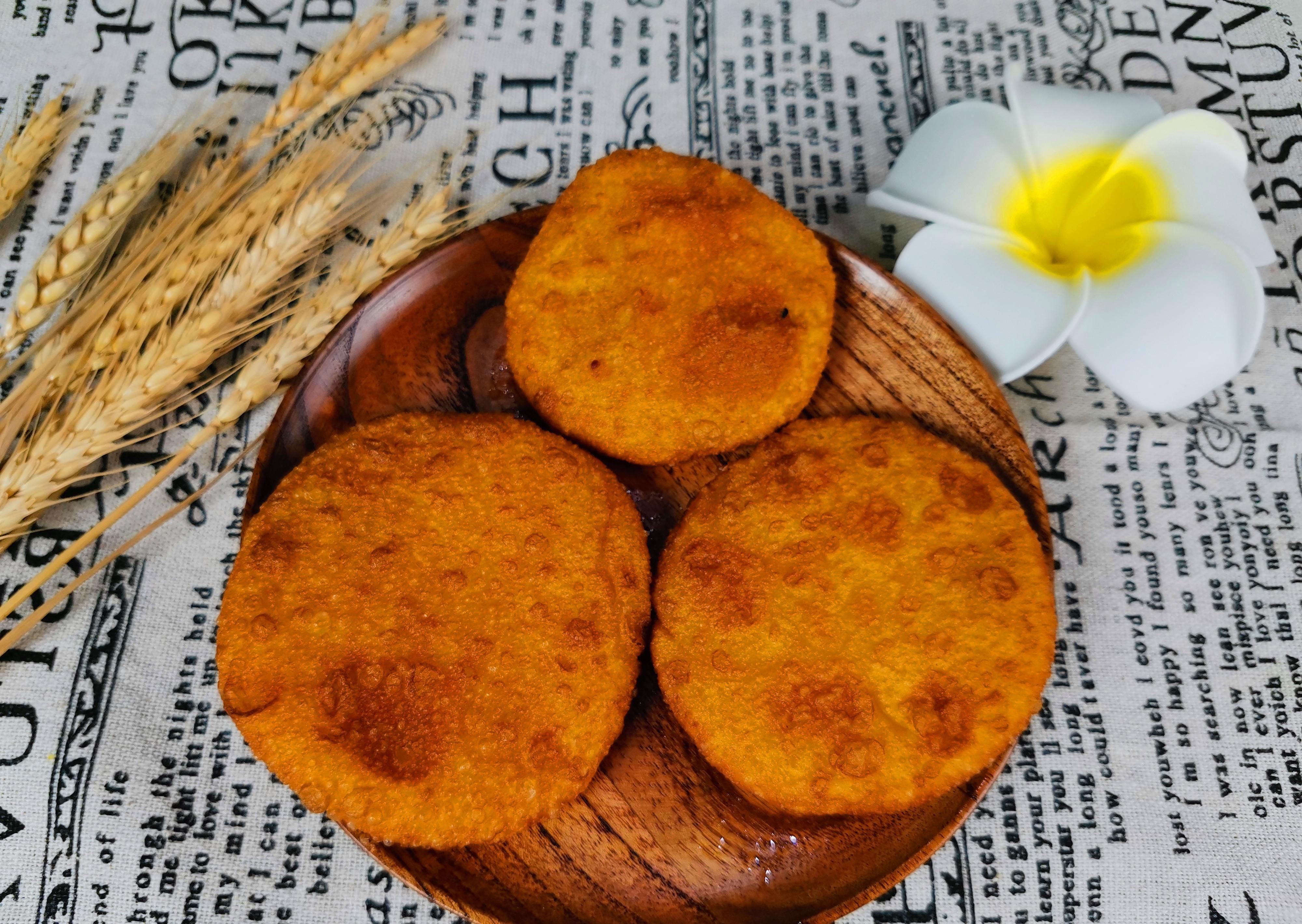  面粉|86岁奶奶做拿手小吃，炸糖糕，1个碗1个勺，简单实用零失败