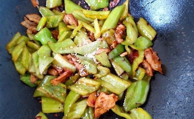 豆豉|豆豉青椒炒五花,肉肥而不腻,青椒满口生香,美味至极