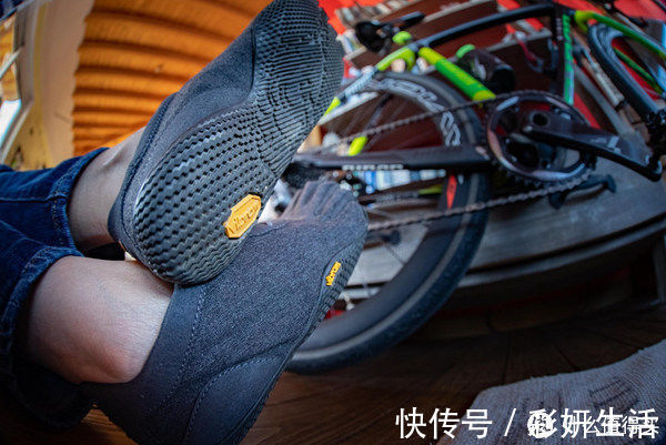vibr他们说，你就是丑？他们也说，你就是科技！那五指鞋，你到底是什么？看我捋清了没！