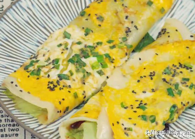 在家教你用平底锅做鸡蛋煎饼,软嫩好吃,营养美味,孩子特喜欢