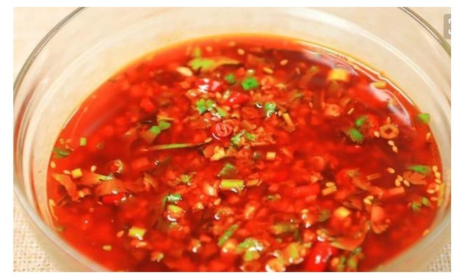 大厨教你万能凉拌汁的做法，香辣开胃，拌什么凉菜都好吃