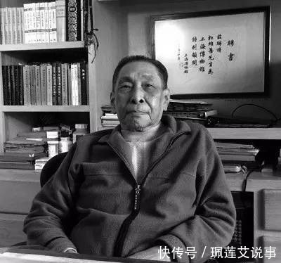 一代枭雄的父亲临终说了一句话,他便国外收集古董无偿捐给国家