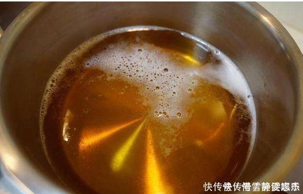 养分|花盆土太硬?1种“松土水”,浇3回就“松软”,省得换盆了!