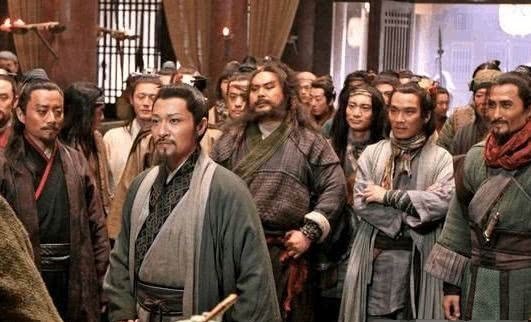 只因有|宋江为何一定要选择归顺朝廷?只因有这些原因,太现实!