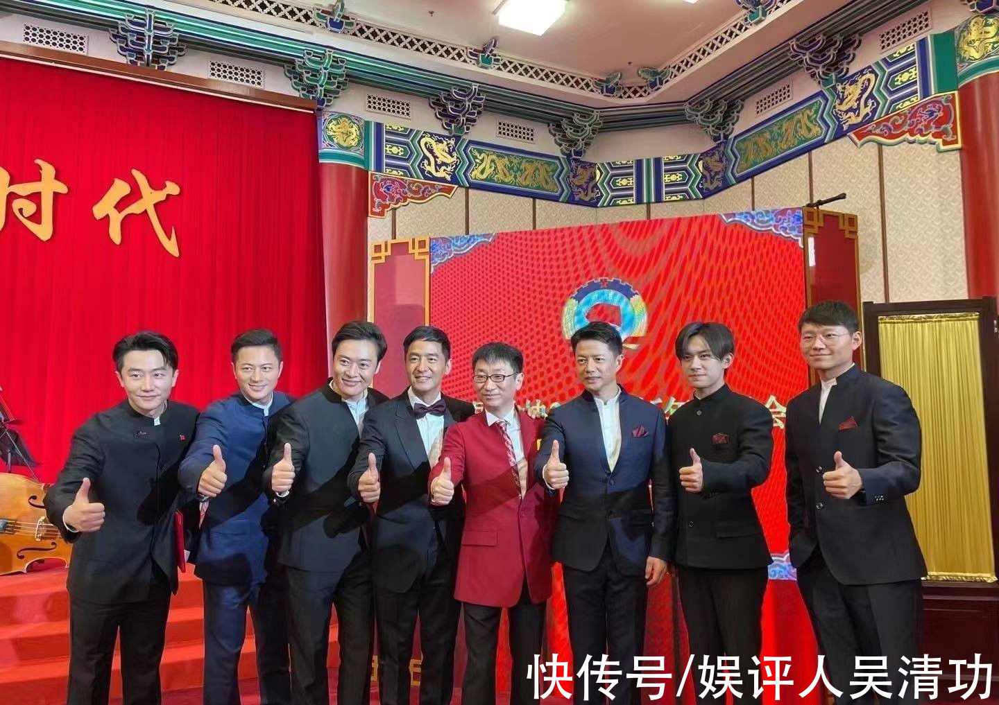 易烊千玺缺席跨年晚会的秘密揭晓:和刘德华一起上《新闻联播》